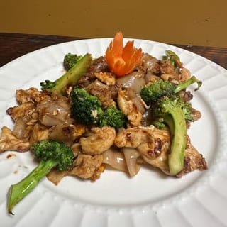 Pad Sii-Ew Noodles